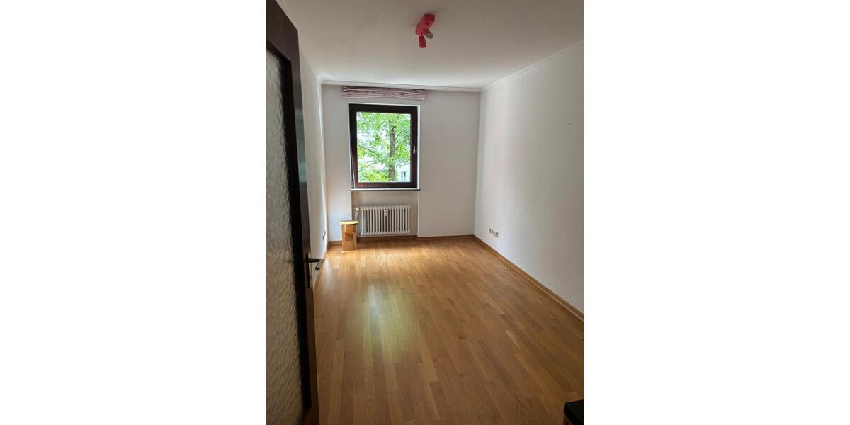 Etagenwohnung Germering - 3 Zimmer, 80 m&sup2;, 2.000&euro; | Angebot:26531557