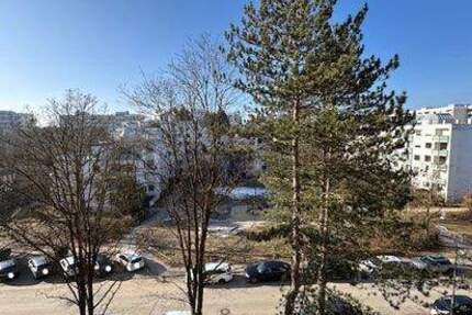 Sonnige 2-Zimmer-Eigentumswohnung mit Balkon und Blick ins Grüne! 2 zimmer