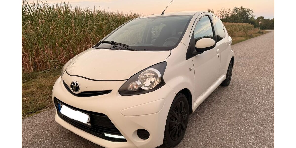 Toyota Aygo (X) 165.343 km 2.700 &euro; München 81827