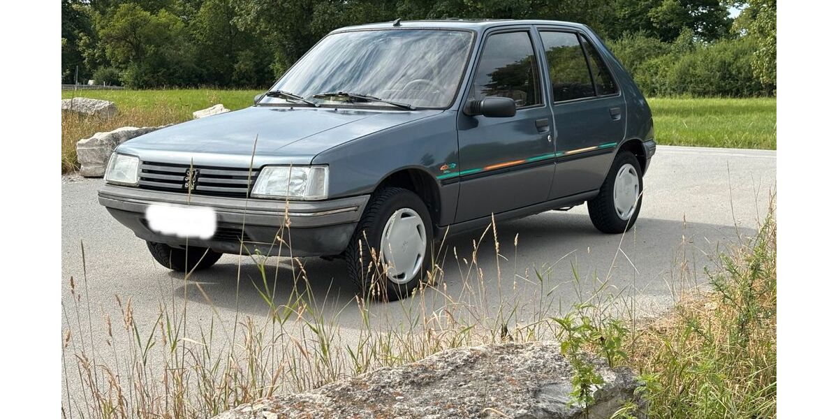 Peugeot 205 80.000 km 2.990 &euro; München 81929