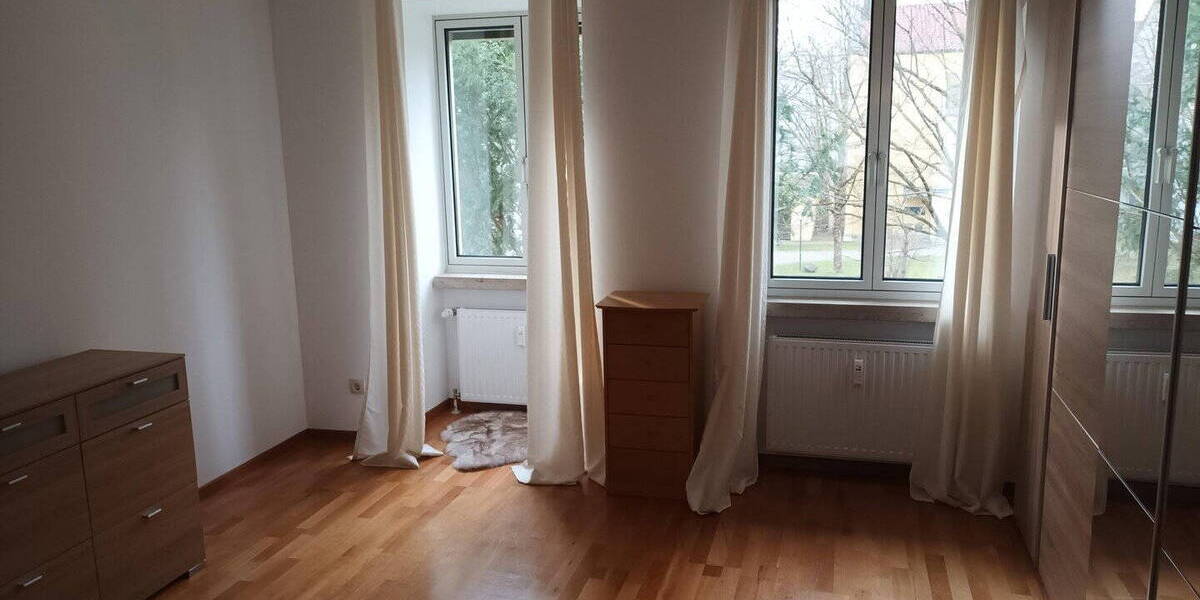 Etagenwohnung München Bogenhausen - 3 Zimmer, 105 m&sup2;, 2.010&euro; | Angebot:26286512