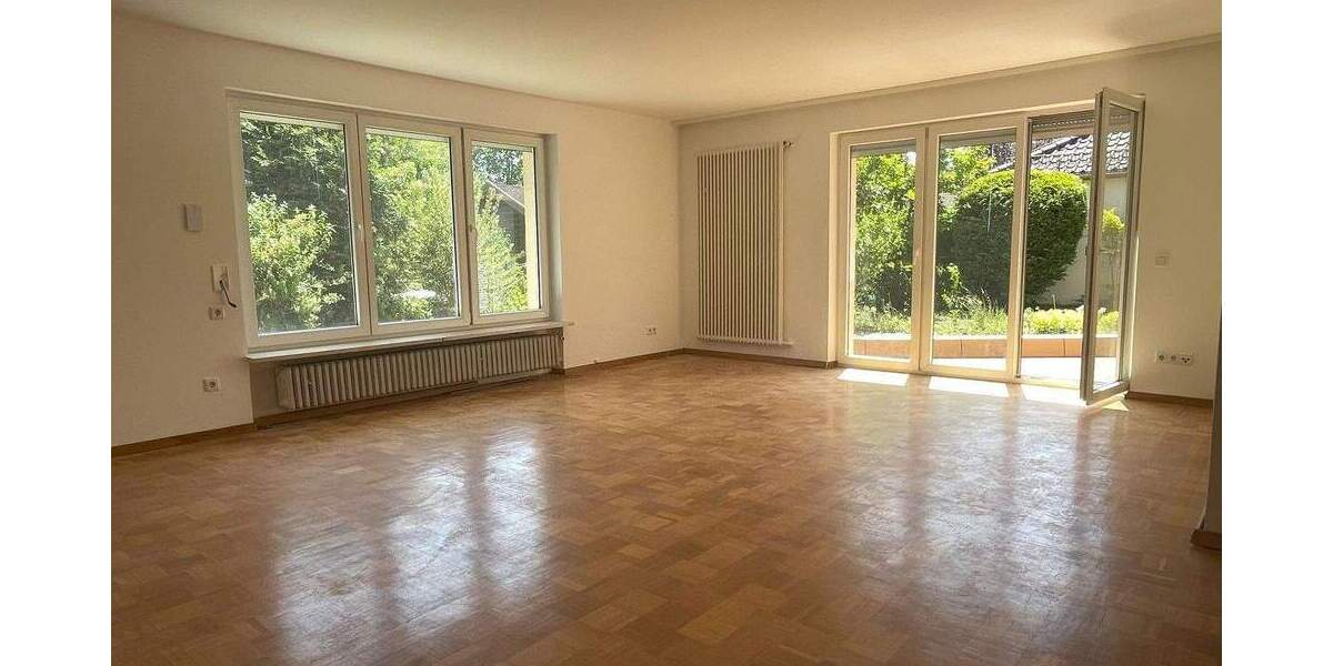 Gartenwohnung, frisch renoviert mit neuer Heiztechnik, 4+2 Zimmer 6 zimmer