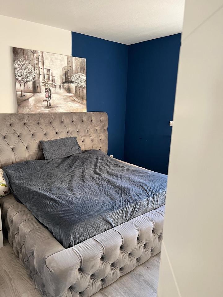 Moderne 2 Zimmer Wohnung + Tiefgarage, Loggia & Wellnessbereich