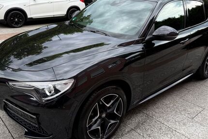Alfa Romeo Stelvio 109.000 km 25.980 &euro; München 81827