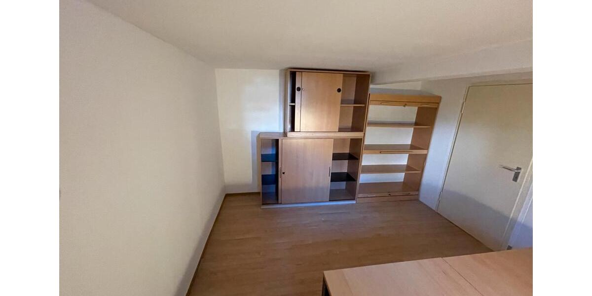50 m² Lager- oder Bürofläche mit eigener Tür zimmer