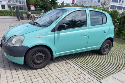 Toyota Yaris 129.000 km 2.800 &euro; München 80689