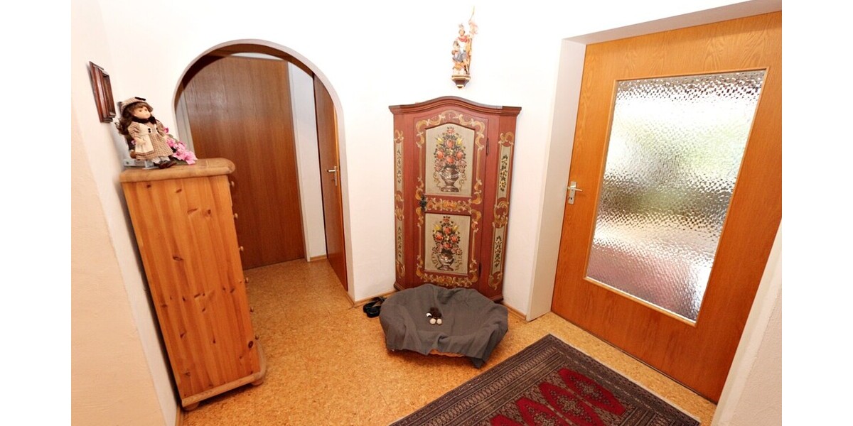 !! RARITÄT in SEENÄHE !! 4-Zimmer-WOHNUNG in Zwei-Familien-Haus * OG + DG mit Balkon + Garten * STA 4 zimmer