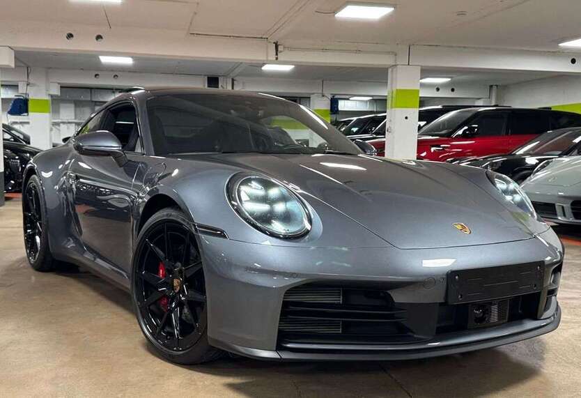 911