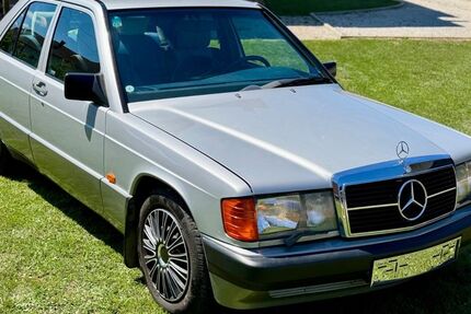 Mercedes-Benz 190 124.440 km 17.999 € München 81739