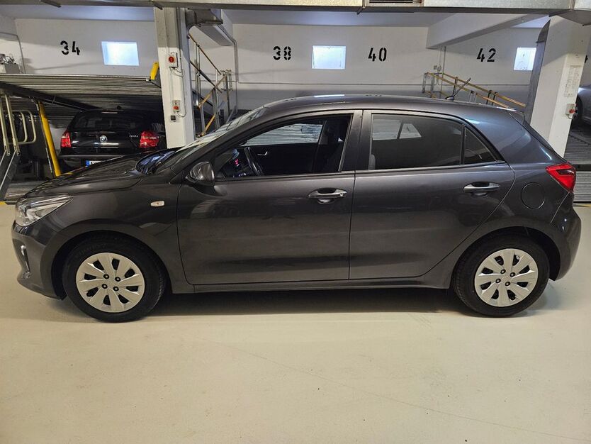 Kia Rio 38.000 km 10.700 € München 81825