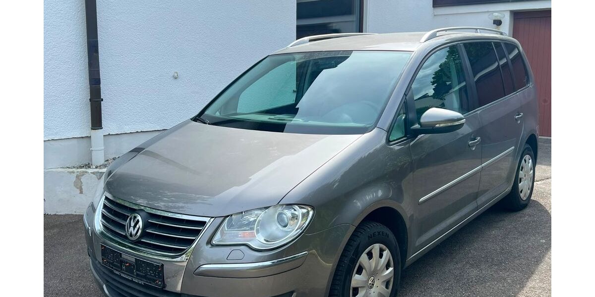 VW Touran 281.375 km 3.900 &euro; Putzbrunn 85640