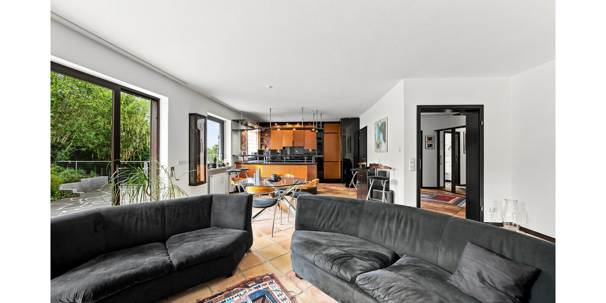 ***Ein Haus für Generationen – großzügiges Anwesen auf ca. 851 m²*** - Mehrfamilienhaus, Wohnhaus Otterfing | Angebot:27016904