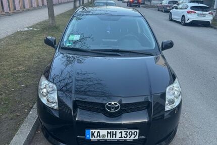 Toyota Auris 208.000 km 3.000 &euro; München 80636