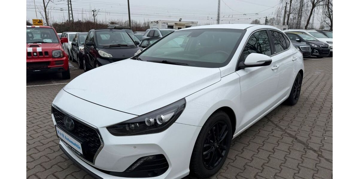 Hyundai i30 242.278 km 9.900 &euro; München 81825