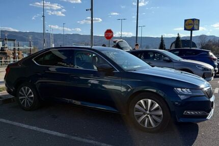 Skoda Superb 59.500 km 27.990 &euro; München 81541