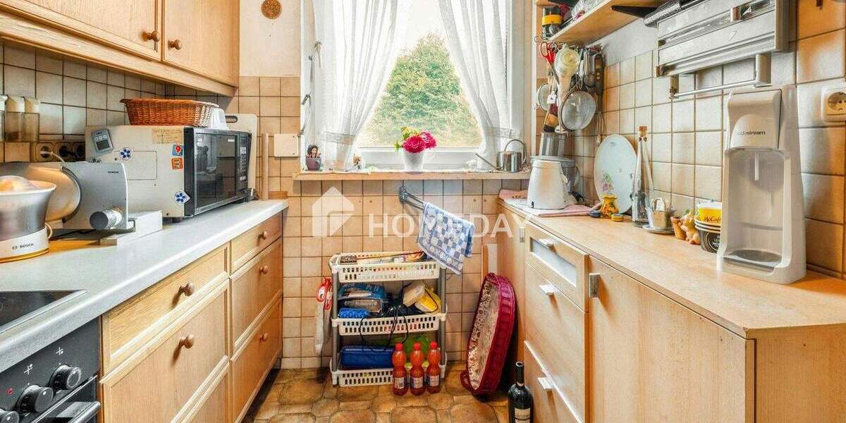 4-Zimmer-Wohnung mit sonniger Loggia auf Erbpachtgrund - ruhig, gepflegt und gut geschnitten 4 zimmer