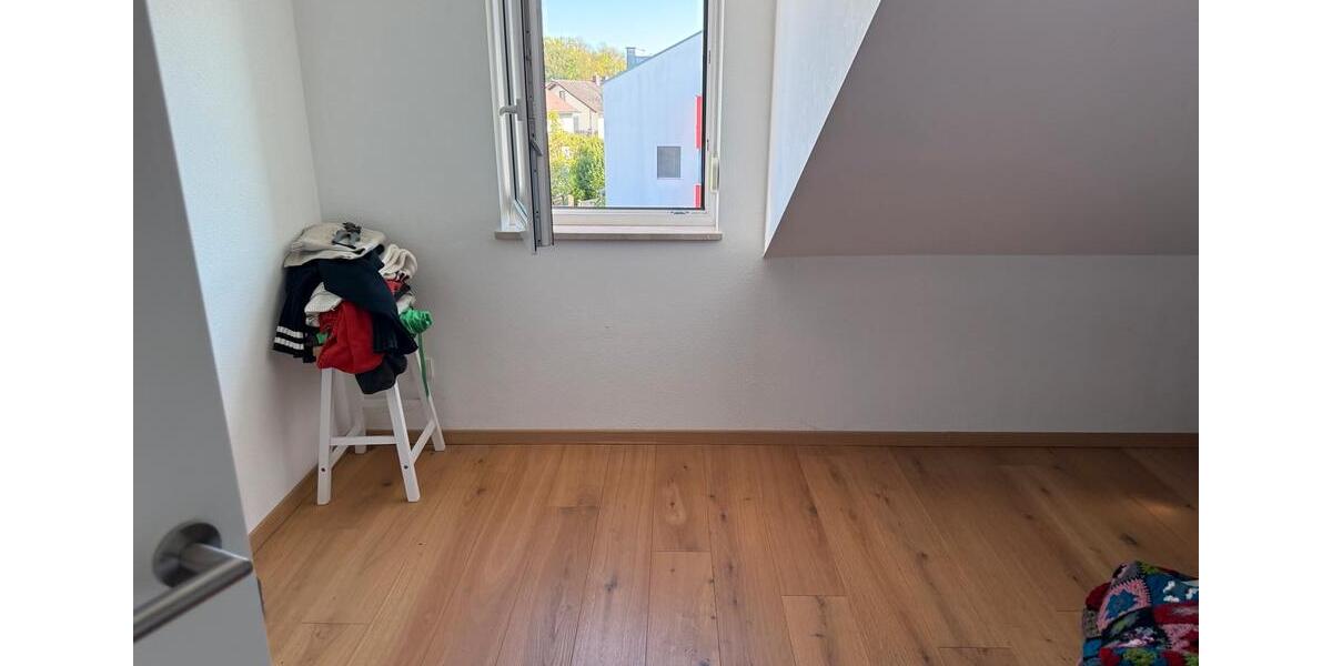 Dachgeschoßwohnung Moosinning - 3 Zimmer, 78 m&sup2;, 1.300&euro; | Angebot:26396892