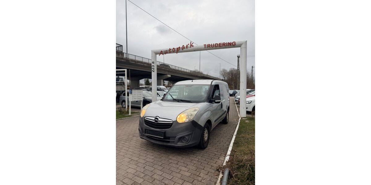 Opel Combo 227.000 km 2.850 &euro; München 81825