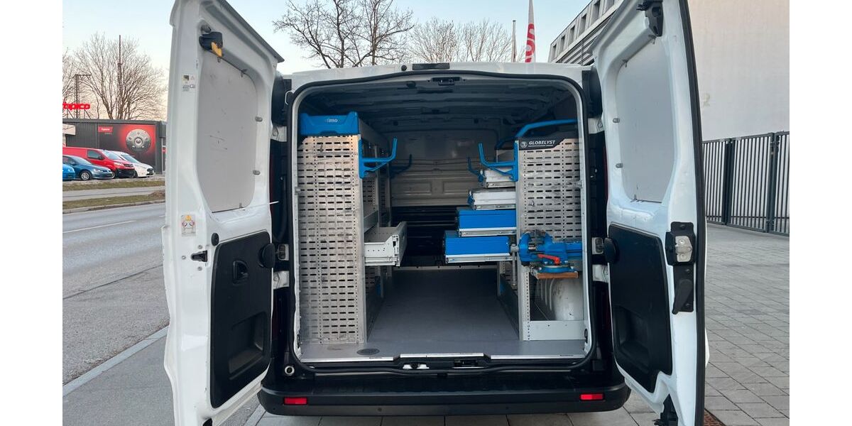 Opel Vivaro 56.125 km 16.899 &euro; München 81825