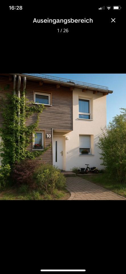 Idyllisches KFW55 REH in Karlsfeld mit Luxusbad, PV-Anlage