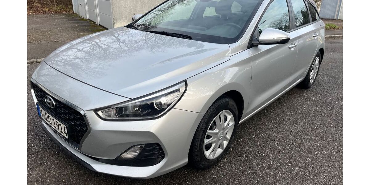 Hyundai i30 126.333 km 9.999 € München 81929