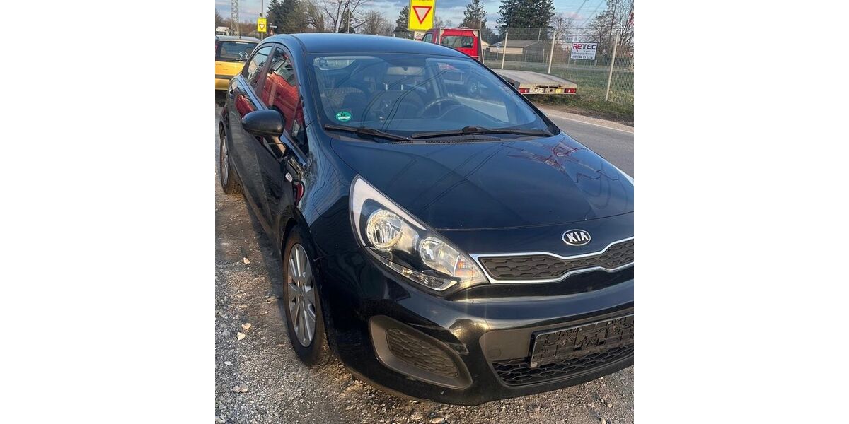 Kia Rio 270.000 km 1.990 &euro; München 80933