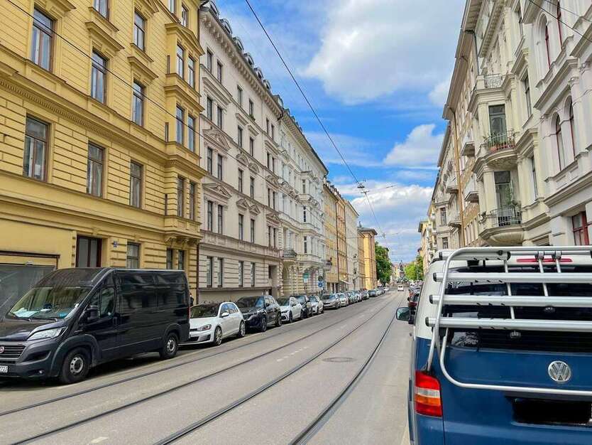 Büro in München 700 € 17.82 m²