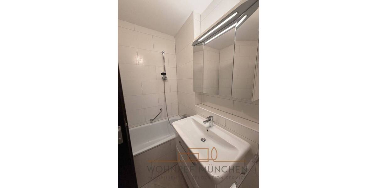 Etagenwohnung München Bogenhausen - 4 Zimmer, 110 m&sup2;, 2.290&euro; | Angebot:26806839