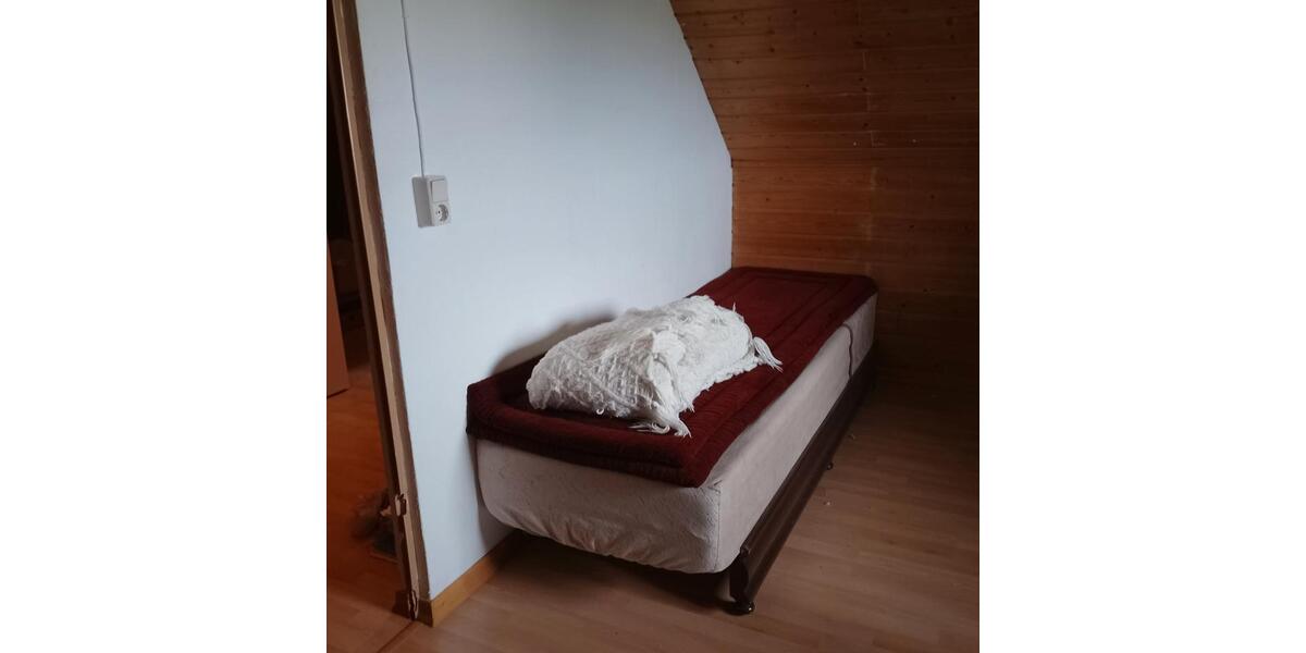 Dachgeschoßwohnung Hallbergmoos - 1 Zimmer, 19 m&sup2;, 500&euro; | Angebot:26211450