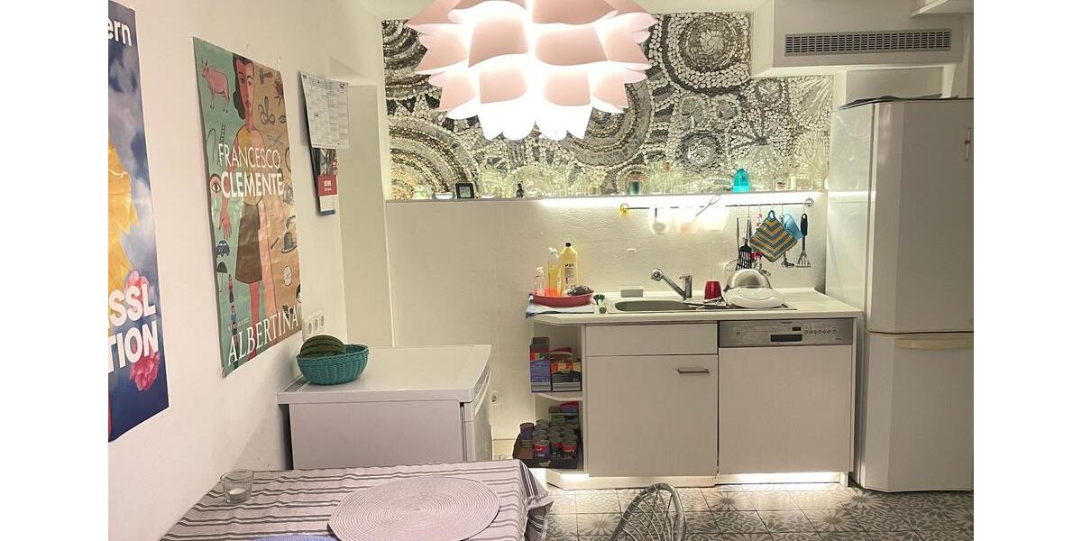 1 Zimmer in WG (möbliert) 30 zimmer