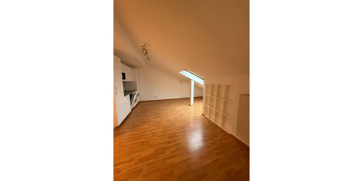 Dachgeschoßwohnung Höhenkirchen-Siegertsbrunn Siegertsbrunn - 2 Zimmer, 40 m&sup2;, 270.000&euro; | Angebot:24847441