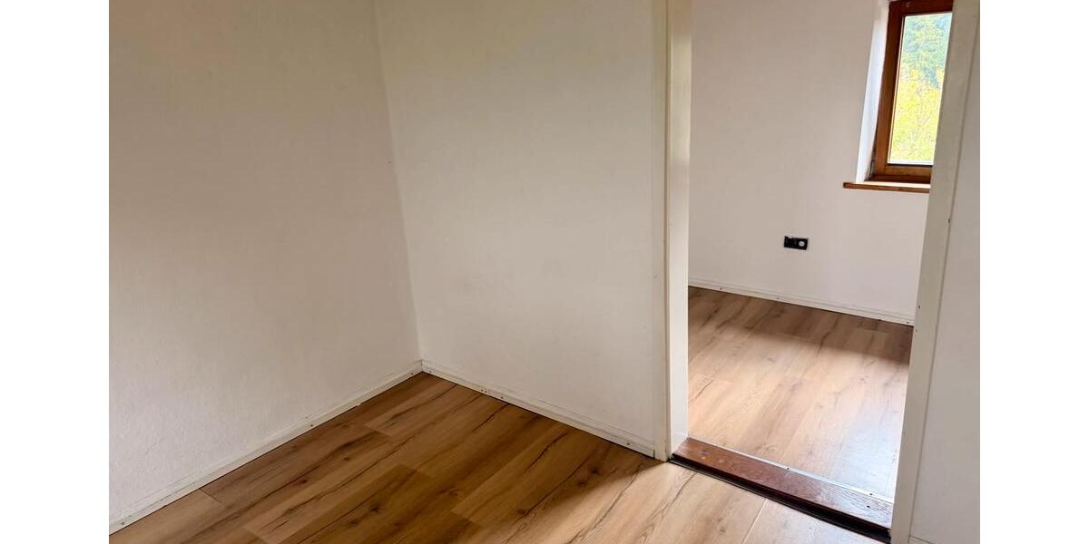 Reihenhaus München Schwabing-Freimann - 6 Zimmer, 145 m&sup2;, 249.000&euro; | Angebot:26283542