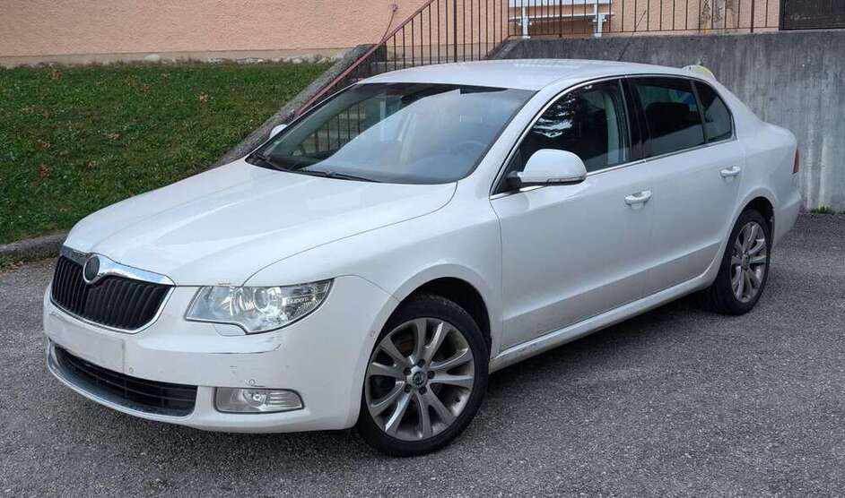 Skoda Superb 148.755 km 6.000 € Feldafing 82340