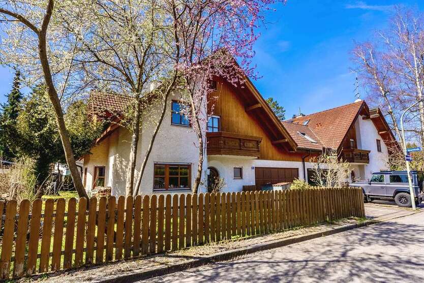 Haus zum Kaufen in Vaterstetten 1.550.000 € 209 m²
