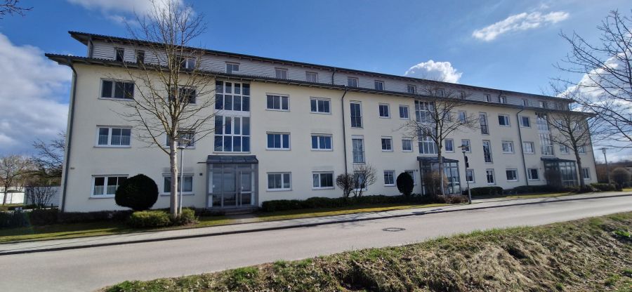 Provisionsfrei* (Von Privat) Charmante 4-Zimmer Wohnung mit Balkon sowie Außenstellplatz in Kirchheim bei München - Etagenwohnung Kirchheim bei München | Angebot:24356453