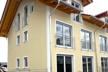 Haus Egmating - 7 Zimmer, 174 m&sup2;, 2.750&euro; | Angebot:25401393