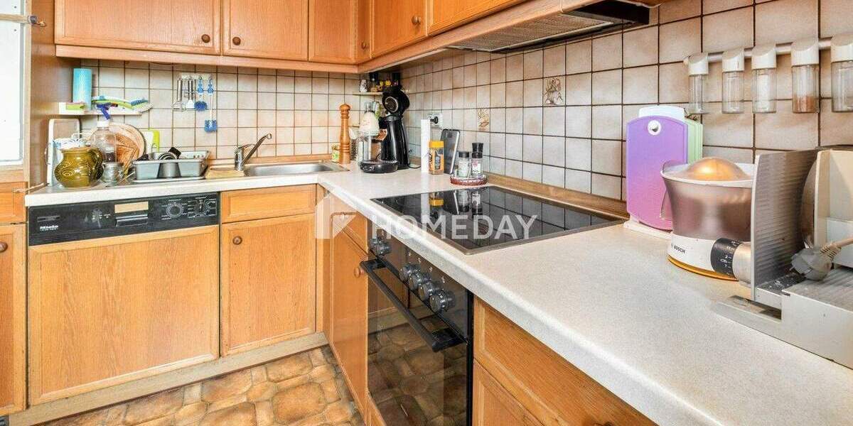 4-Zimmer-Wohnung mit sonniger Loggia auf Erbpachtgrund - ruhig, gepflegt und gut geschnitten 4 zimmer