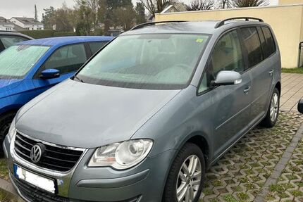 VW Touran 261.000 km 2.200 &euro; München 81247
