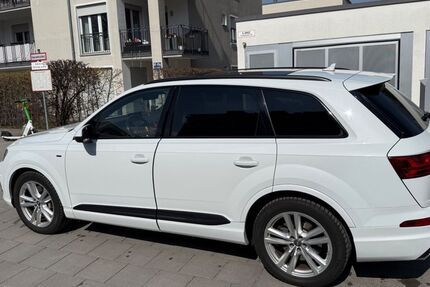 Audi Q7 188.000 km 34.999 &euro; München 81673