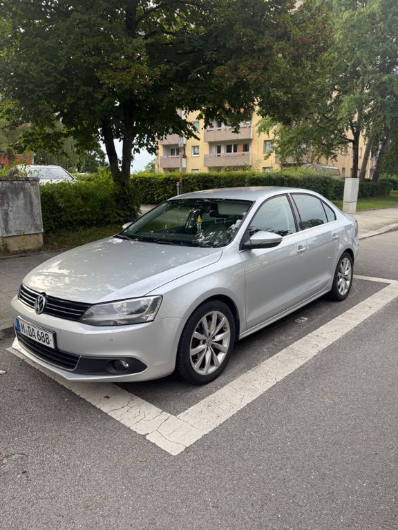 VW Jetta 159.000 km 8.200 € München 80689