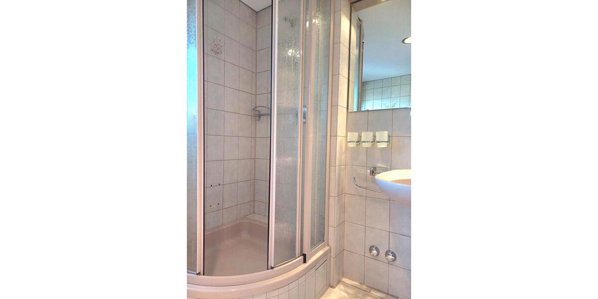 WG Zimmer in großem Haus mit Gartennutzung 1 zimmer