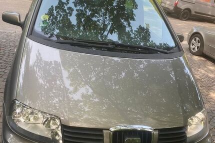 Seat Alhambra 232.000 km 2.900 &euro; München 80637