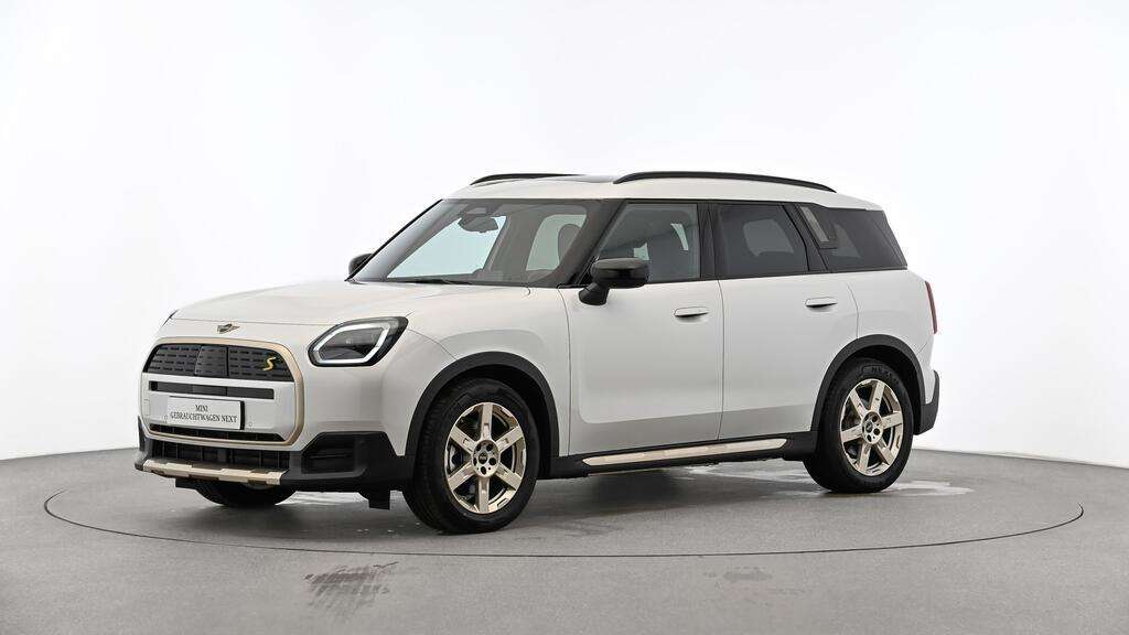 Mini Countryman SE All4 6.691 km 39.633 &euro; München 80788