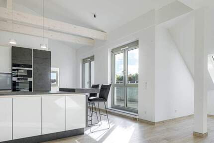 EINZIGARTIGE DACHTERRASSENWOHNUNG IM WUNDERSCHÖNEN TRUDERING 3 zimmer