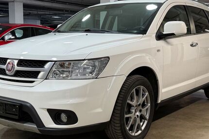 Fiat Freemont 144.814 km 11.999 &euro; München 81677