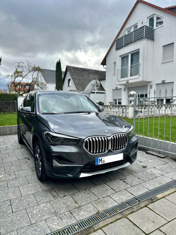 BMW X1 77.558 km 27.499 € München 81549