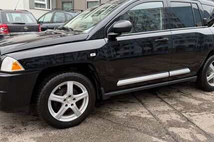 Jeep Compass 118.111 km 7.500 &euro; München 80636