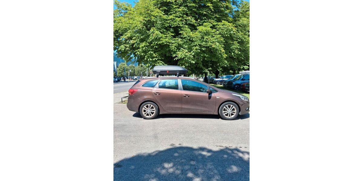 Kia ceed Sportswagon 103.000 km 9.400 &euro; München 80333