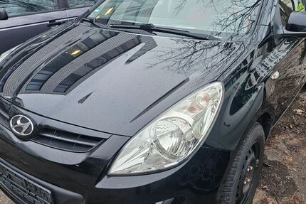 Hyundai i20 142.000 km 1.900 € Riemerling 85521
