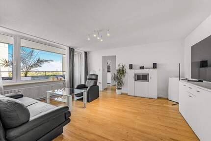 Sanierter, heller Wohntraum: Panorama über See, Stadt und Alpen im 8.OG 3 zimmer